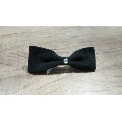 Broche para pelo de cuero negro en forma de moña